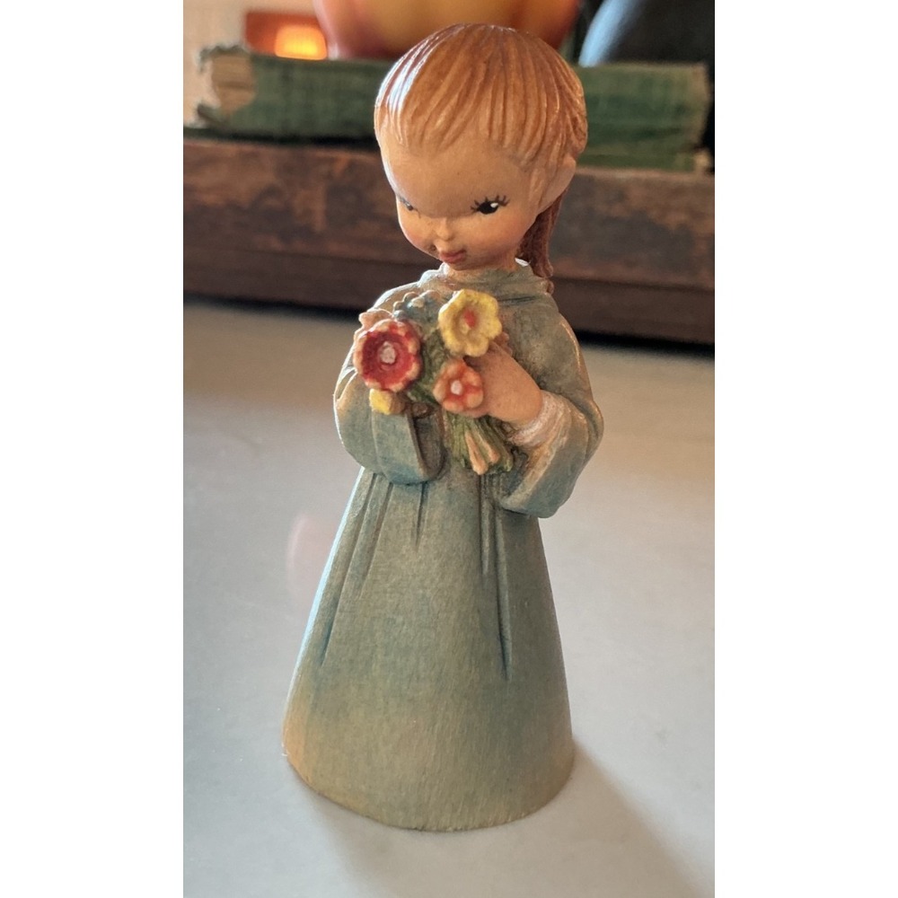 Anri Italy Wood Carving "The Bouquet" Girl Figurine w Flowers 3 inches